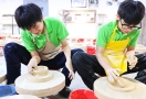 Cours de poterie au village de Bat Trang