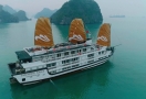 Une partie de la baie d'Halong de la jonque