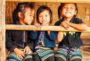 Les enfants de l'ethnie au Laos