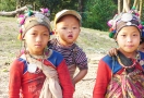 Les enfants de l'ethnie au Laos