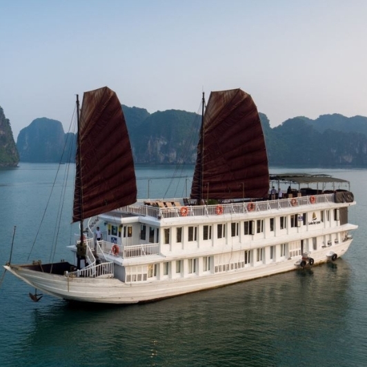 Croisière Garden Bay Legend 01 (10 Cabins) À La Baie De Bai Tu Long