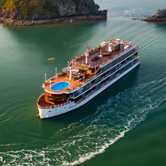 Croisière Bateau Héritage Binh Chuan Dans La Baie D'Halong