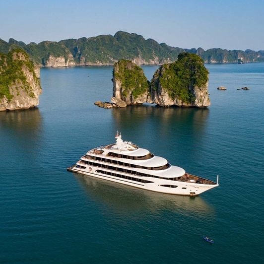 Croisière Bateau Scarlet Pearl Dans La Baie De Lan Ha 