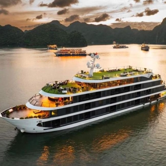 Croisière Bateau Venus Dans La Baie D'Halong - Baie De Lan Ha