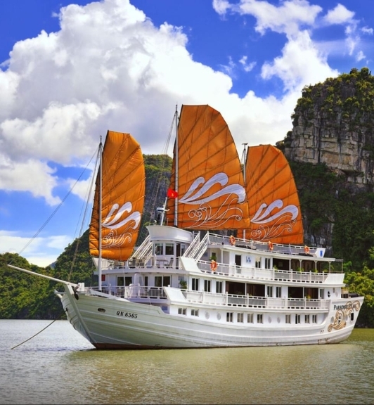 Croisière Jonque Paradise Peak Dans La Baie D'Halong