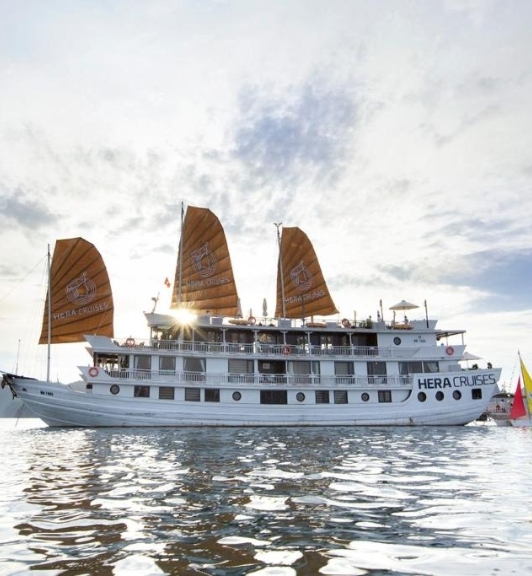 Croisière Jonque Hera Grand Luxury Dans La Baie D'Halong