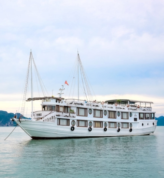 Croisière Jonque Oriental Sails Dans La Baie D'Halong