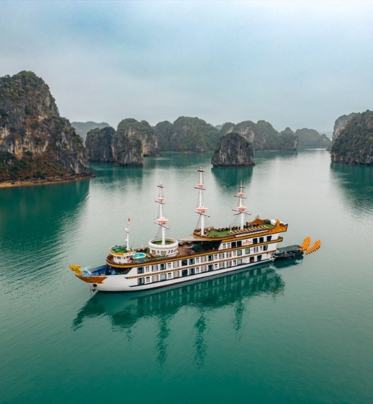 Croisière Bateau Dragon Legend Dans La Baie De Bai Tu Long