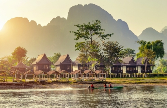 Avis Sur L'itinéraire De 5 Jours à Vang Vieng Par Le Couple Cerisier