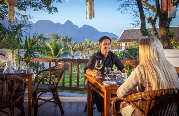 Où Manger à Vang Vieng? Top 6 Des Meilleurs Restaurants à Vang Vieng Où Manger à Vang Vieng? Top 6 Des Meilleurs Restaurants à Vang Vieng