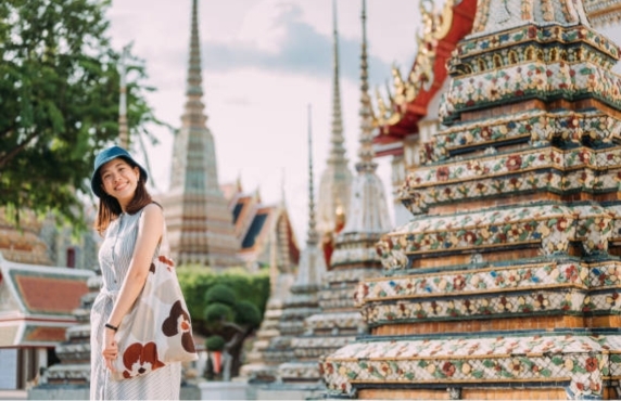 Visiter Wat Pho Avec Statue De Bouddha Couché à Bangkok Visiter Wat Pho Avec Statue De Bouddha Couché à Bangkok