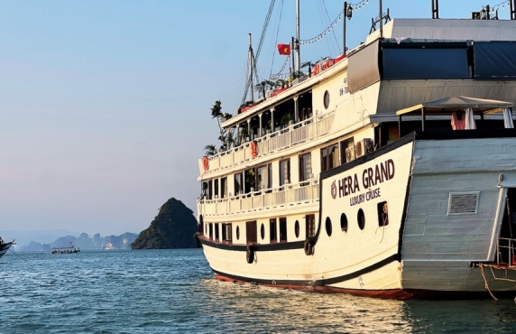 Hera Grand Cruise 4 étoiles Croisière Baie D’Halong 2 Jours Recommandé Par M Michel Hera Grand Cruise 4 étoiles Croisière Baie D’Halong 2 Jours Recommandé Par M Michel