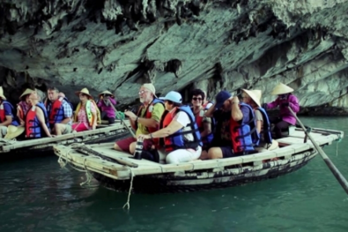 Baie d'Halong - Hanoï (B, L)