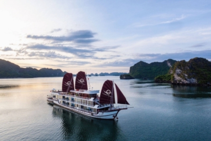 Marina de Tuan Chau - Baie d'Halong - Baie de Lan Ha (-,L,D)