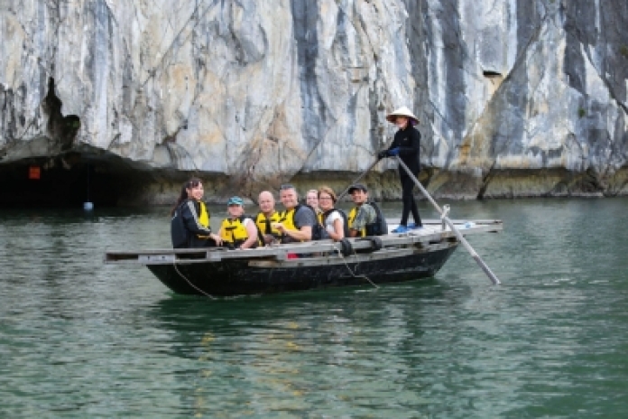 Marina de Tuan Chau - Baie d'Halong - Baie de Lan Ha (-,L,D)