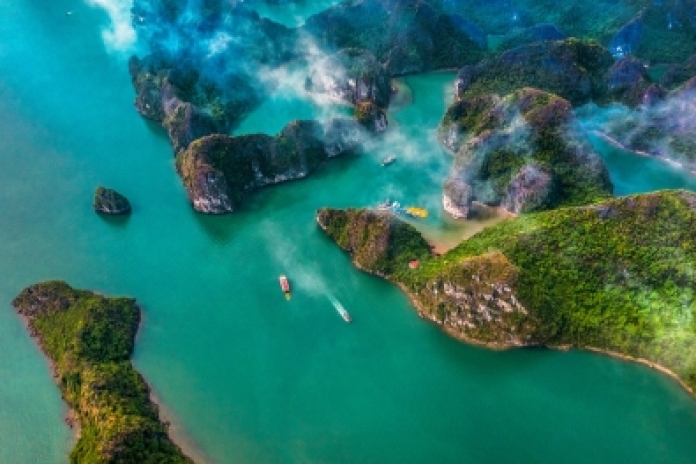 Grotte de Trung Trang - Île Cat Ba - Hanoï (Petit-déjeuner - Déjeuner)