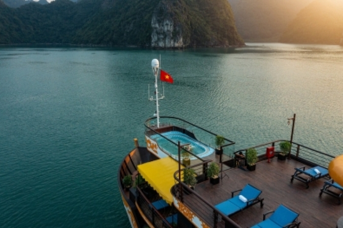 Hanoï - Île Tuan Chau - Baie d'Halong - Baie de Lan Ha (Déjeuner - Dîner)