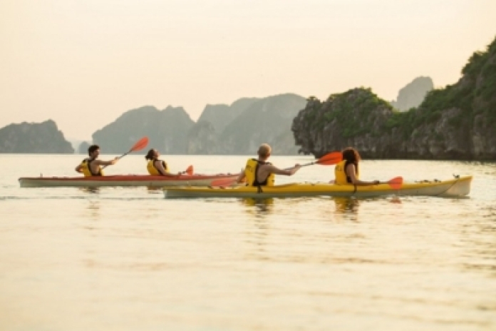 Hanoï - Baie d'Halong - Baie de Bai Tu Long - Zone de Cong Do (-,L,D)