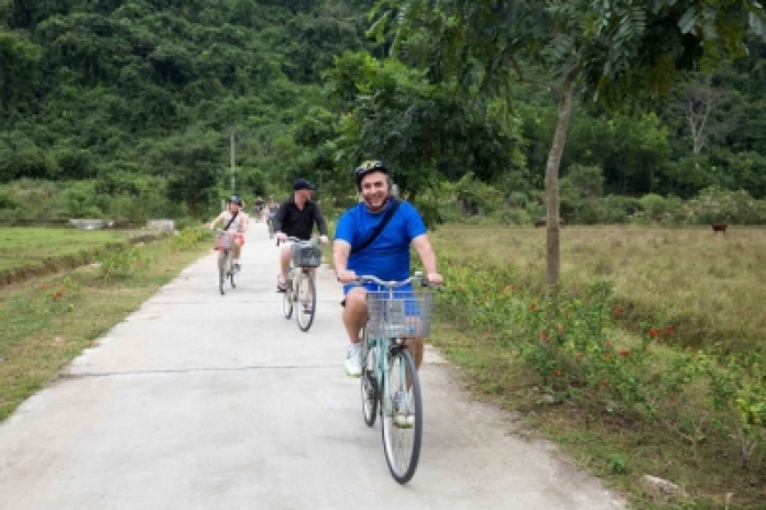 Île de Cat Ba - Village de Viet Hai (B, L, D)