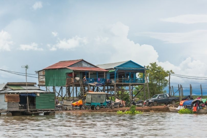 Kampong Chhnang – Kampong Tralach – Koh Chen (Île Chinoise) (B,L,D)