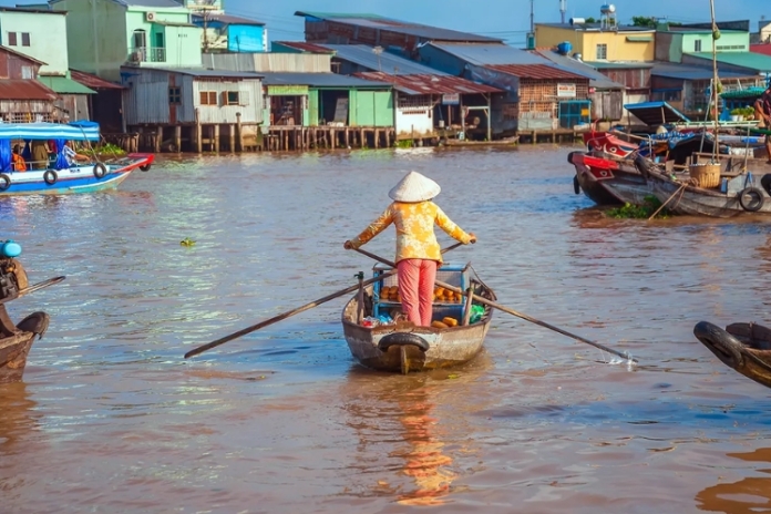 Khsach Kandal - Oudong – Kampong Tralach (B,L,D)