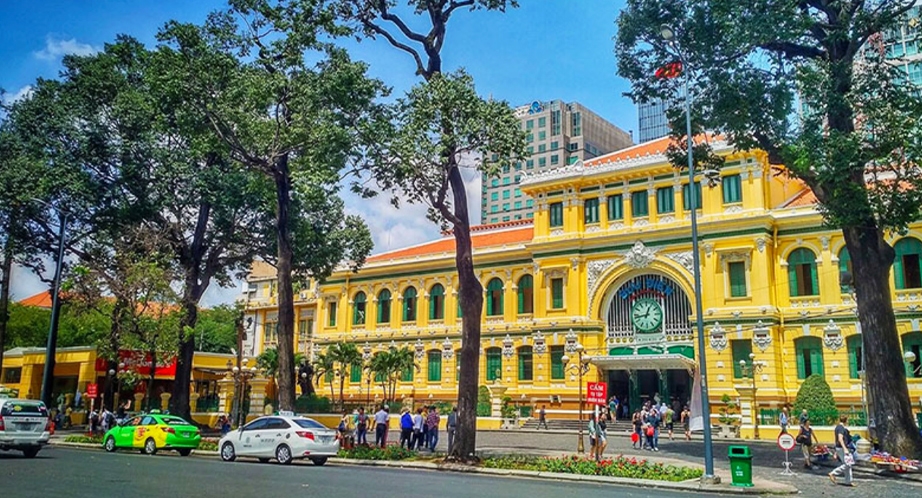 922px-2-ho-chi-minh-ville-vietnam