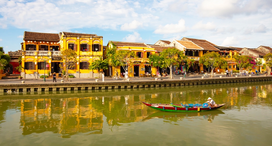922-11-hoian-vietnam