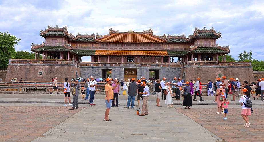 922-17-hue-vietnam
