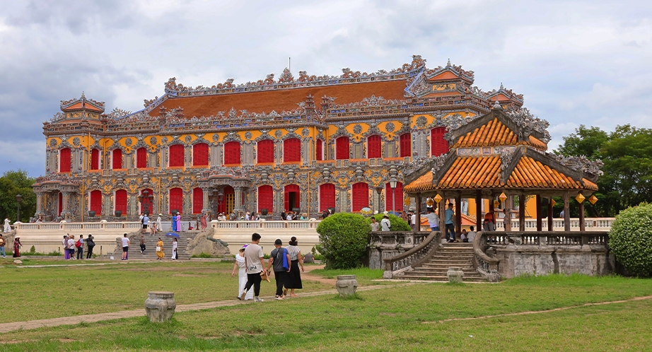 922-18-hue-vietnam