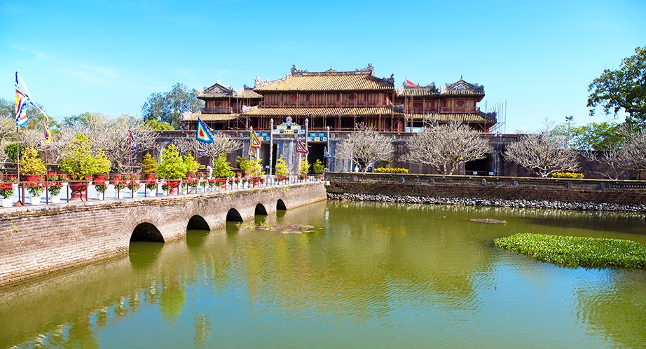 922-6-hue-vietnam