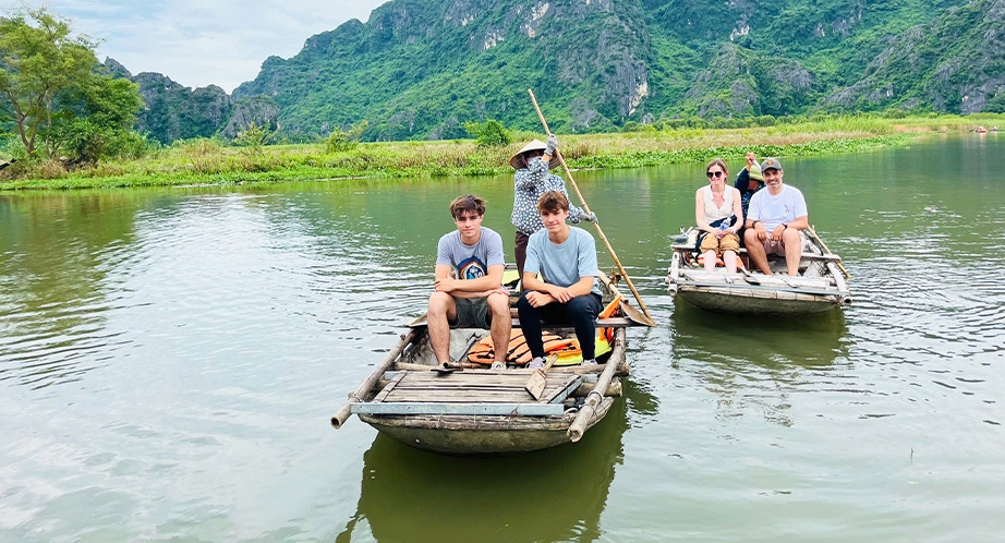 Croisière en barque à Van Long (Ninh Binh)