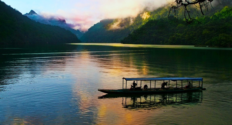 Croisière sur lac Ba Bể (Bac Kan)