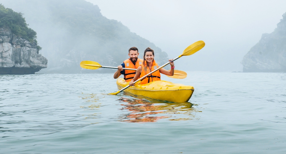 922-3-halong-bay-cruise-vietnam
