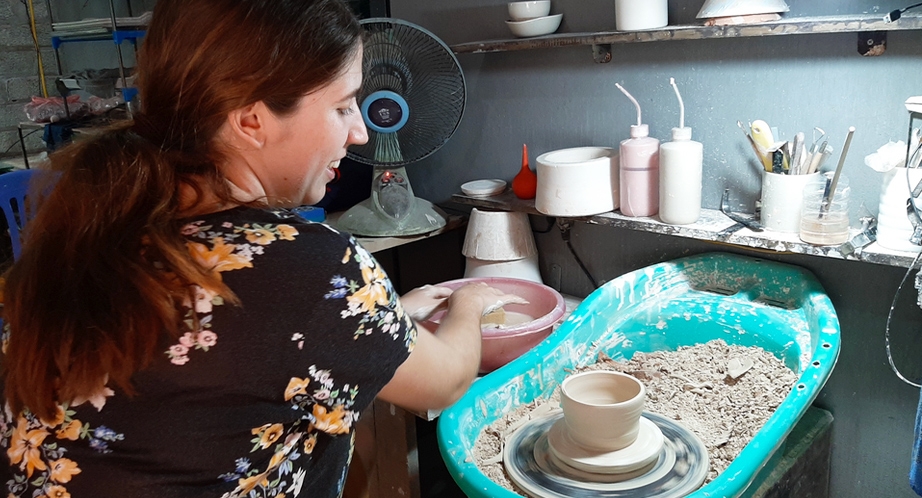 Cours de poterie au village de Bat Trang