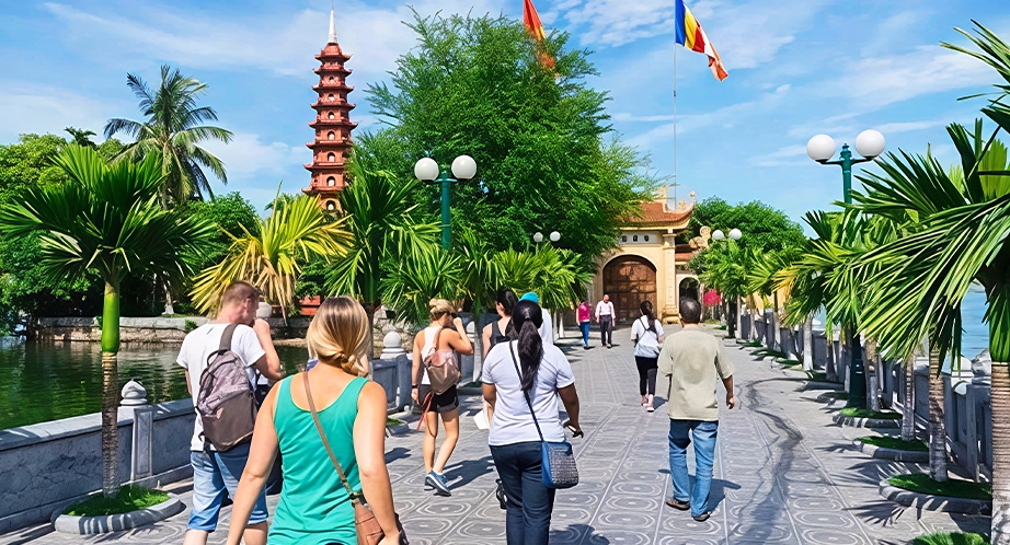 922-498-2-Hanoi-Tran-Quoc-Vietnam