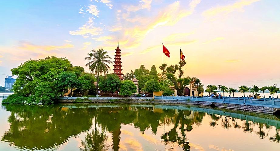 922-498-3-Hanoi-Tran-Quoc-Vietnam