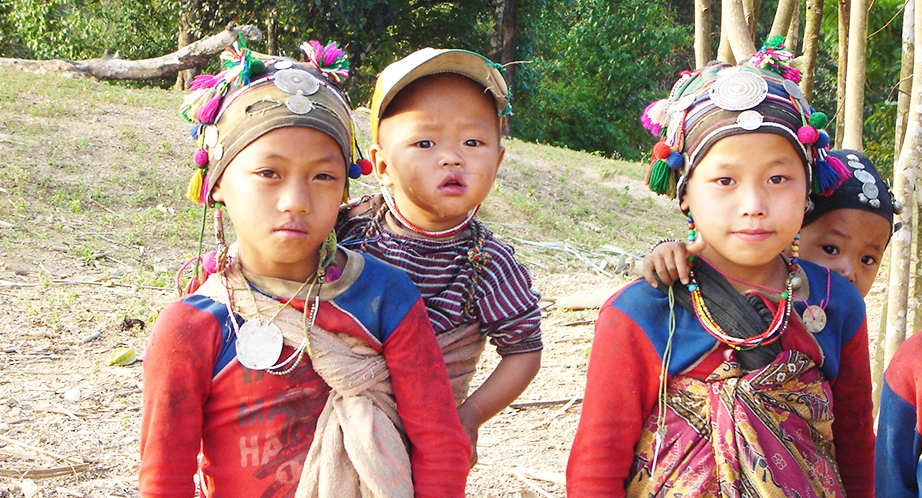 Les enfants de l'ethnie au Laos