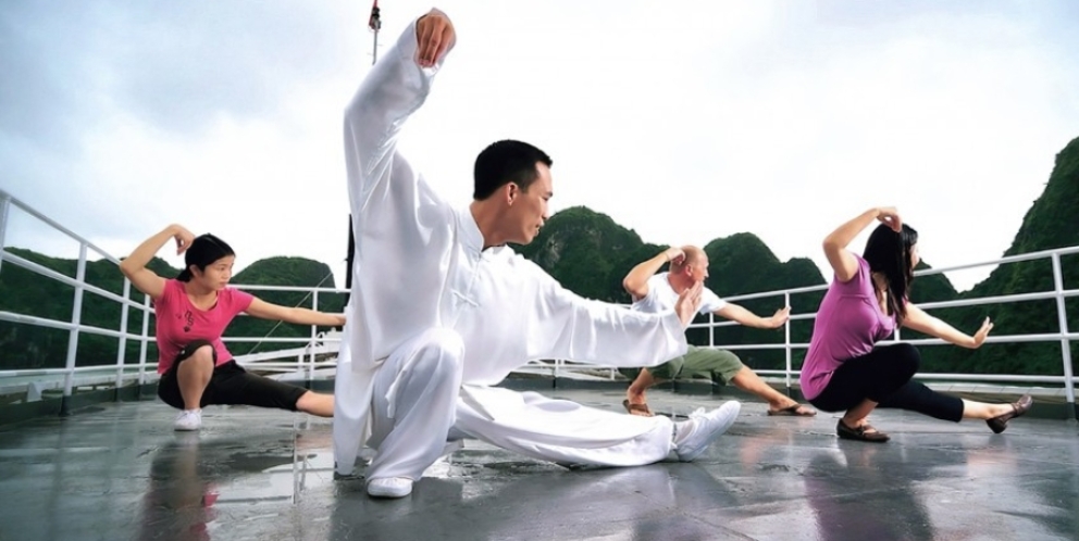 Tai Chi au matin à bord 