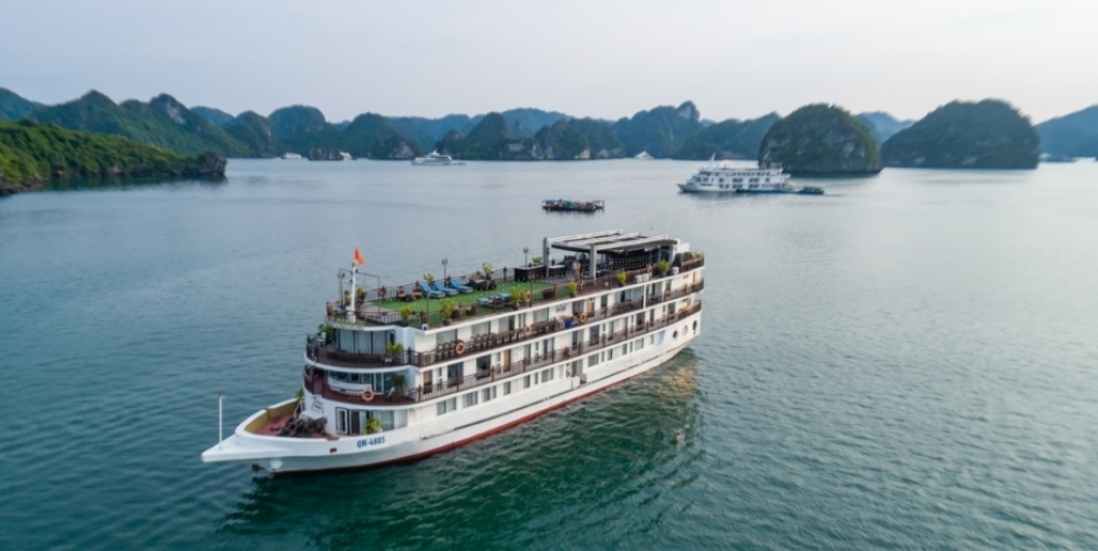 La croisière bateau Amanda dans la baie d'Halong