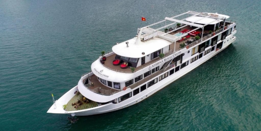 La croisière Athena Royal dans la baie d'Halong