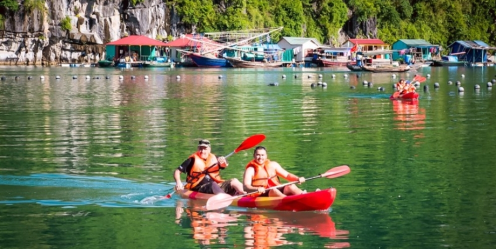 Kayak dans le village de Vung Vieng