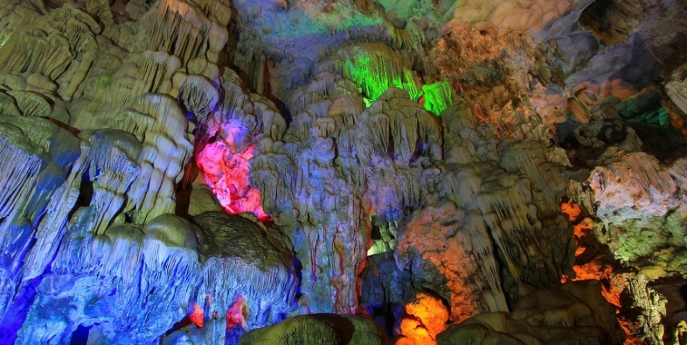 Explorer la grotte de Thien Canh Son 