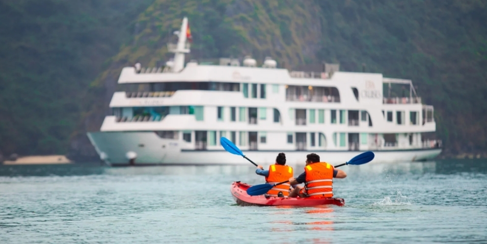 Jonque Era dans la baie d'Halong - baie de Lan Ha 