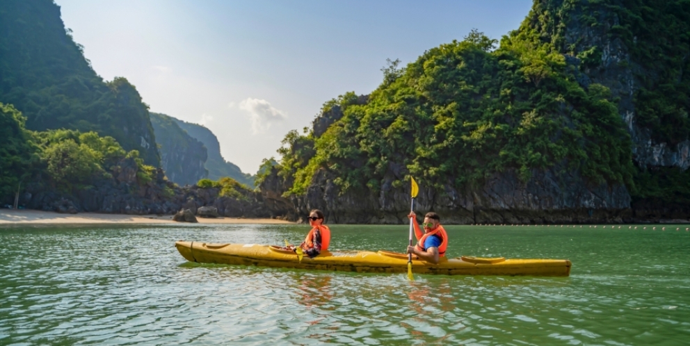 Explorez la grotte de Luon en kayak