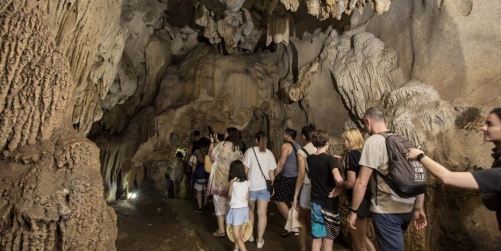 Grotte de Sung Sot 