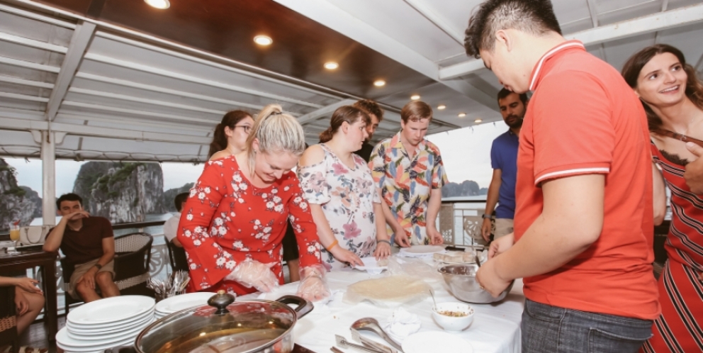 Cours de cuissine à bord