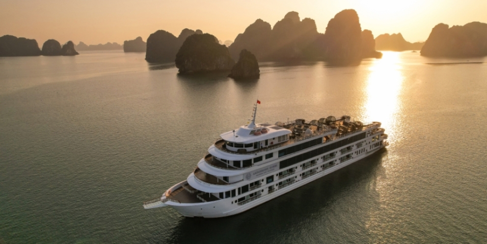 Croisière d'une journée Ambassador dans la baie d'Halong