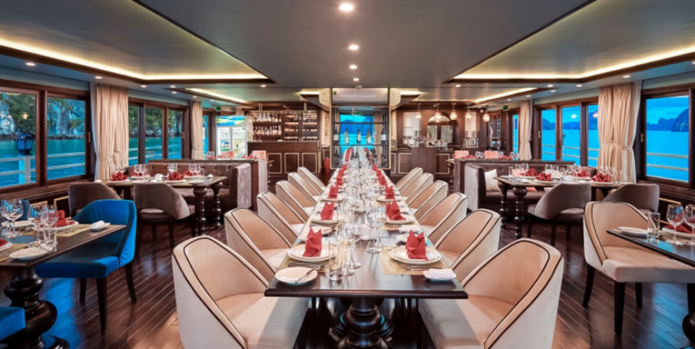 Restaurant sur la croisière Athena