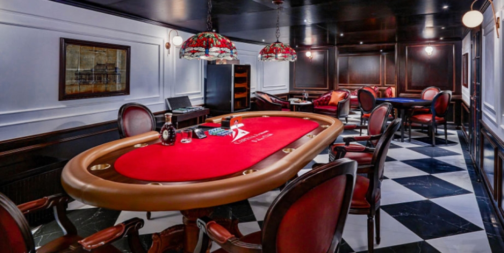 Chambre de cigar et poker