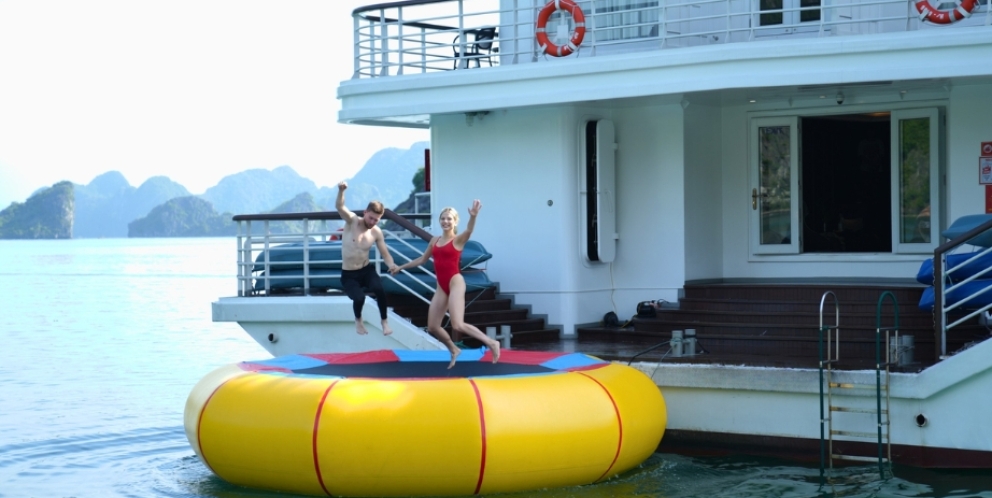 Nouvelle expérience dans la croisière baie d'Halong